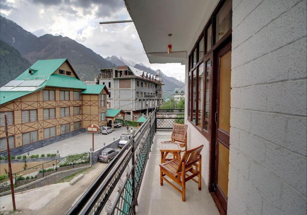 Hotel Kingston Manāli Buitenkant foto