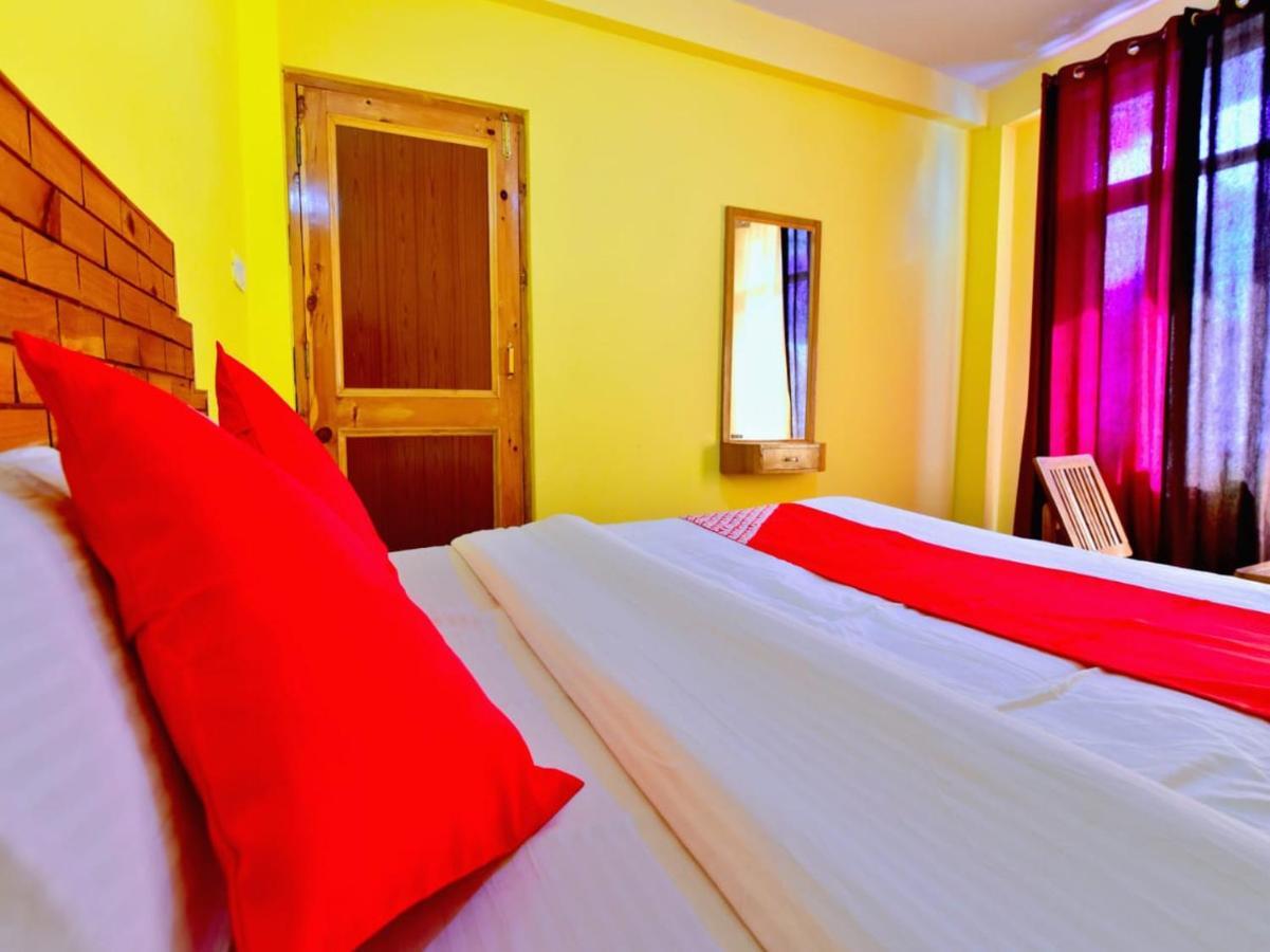 Hotel Kingston Manāli Buitenkant foto
