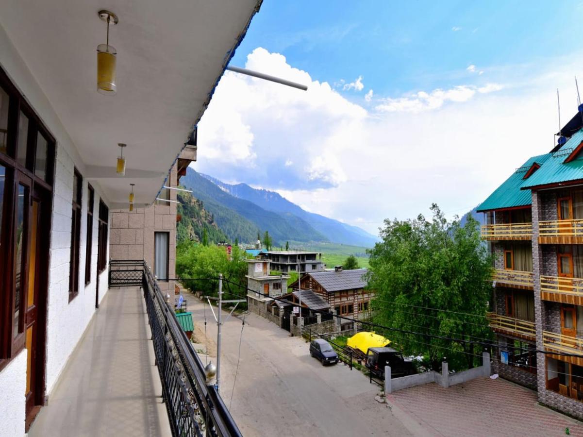Hotel Kingston Manāli Buitenkant foto