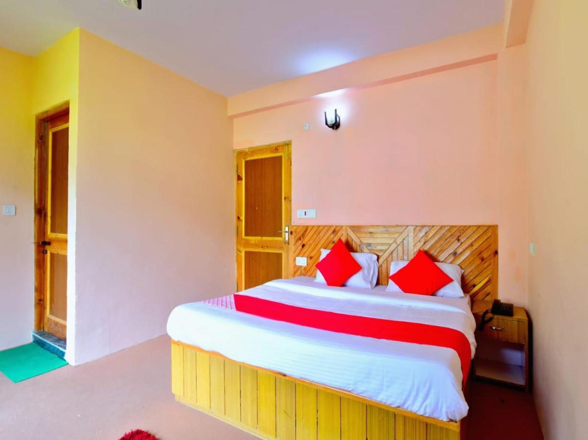 Hotel Kingston Manāli Buitenkant foto