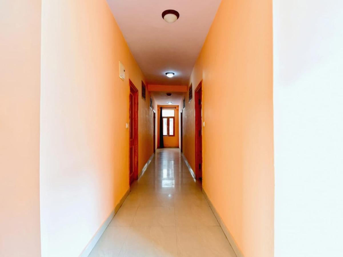 Hotel Kingston Manāli Buitenkant foto